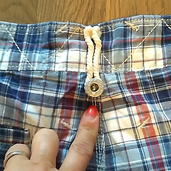 Nautica Men's Plaid Shorts. Size 36 - Picture 5 of 10